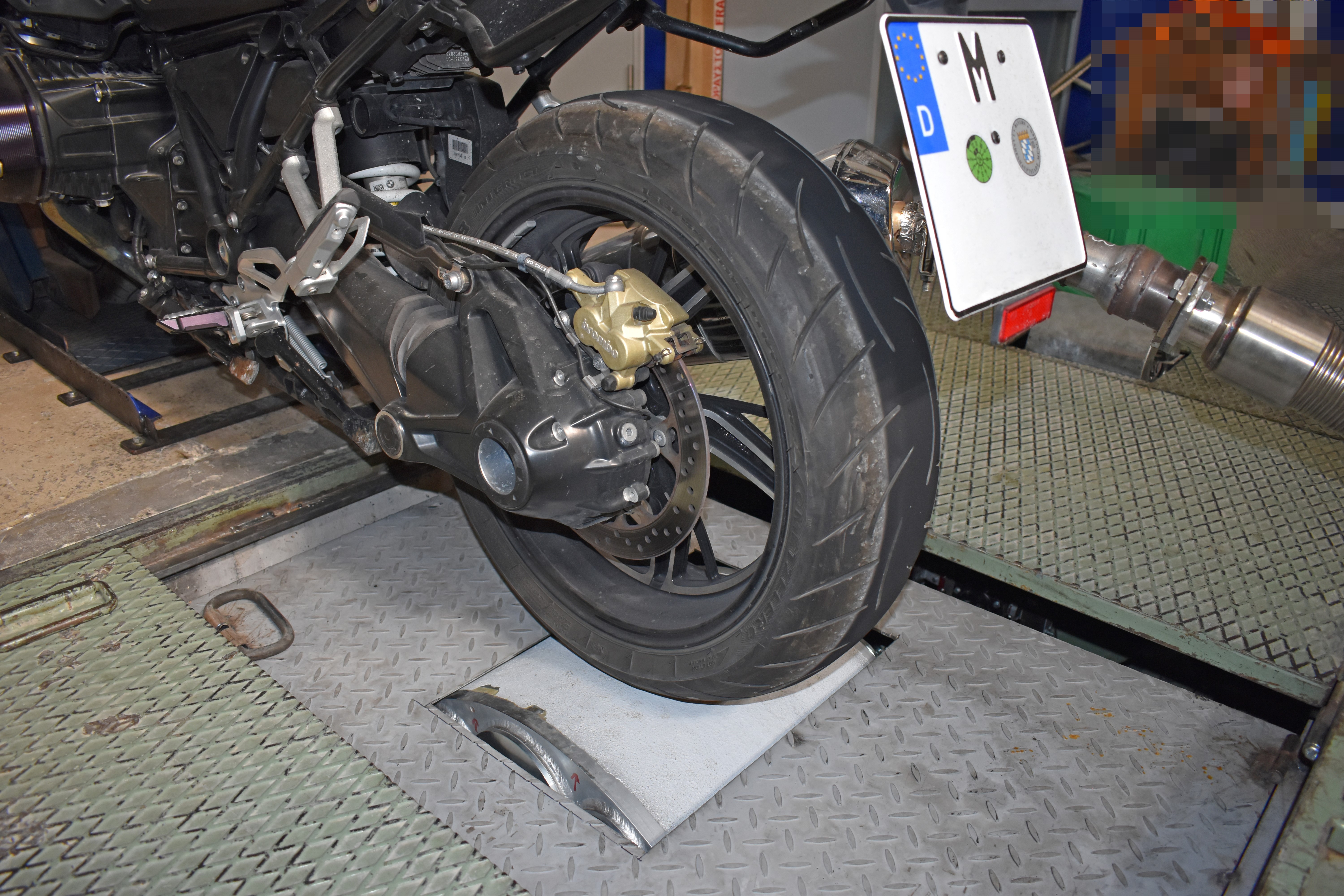 Two wheelers chassis dyno